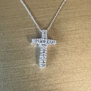14k white gold 12 floating diamond cross pendant
